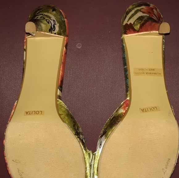 Lolita - Picture 8 of 10